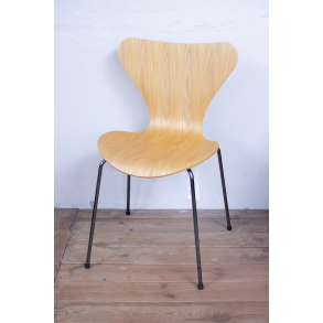 Syverstolen - Model 3107 - Lakeret Elm